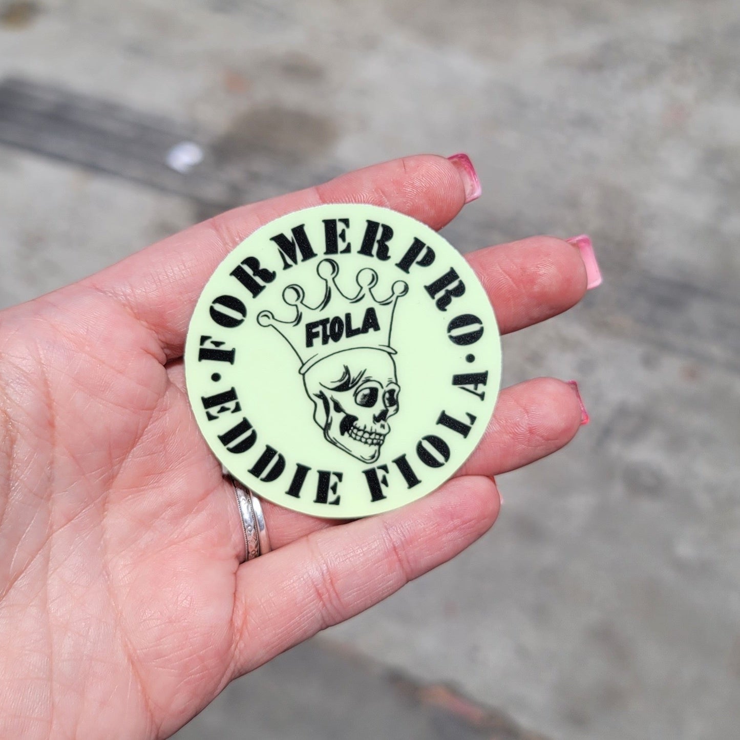 FormerPro Skull - Glow in the dark (Sticker)